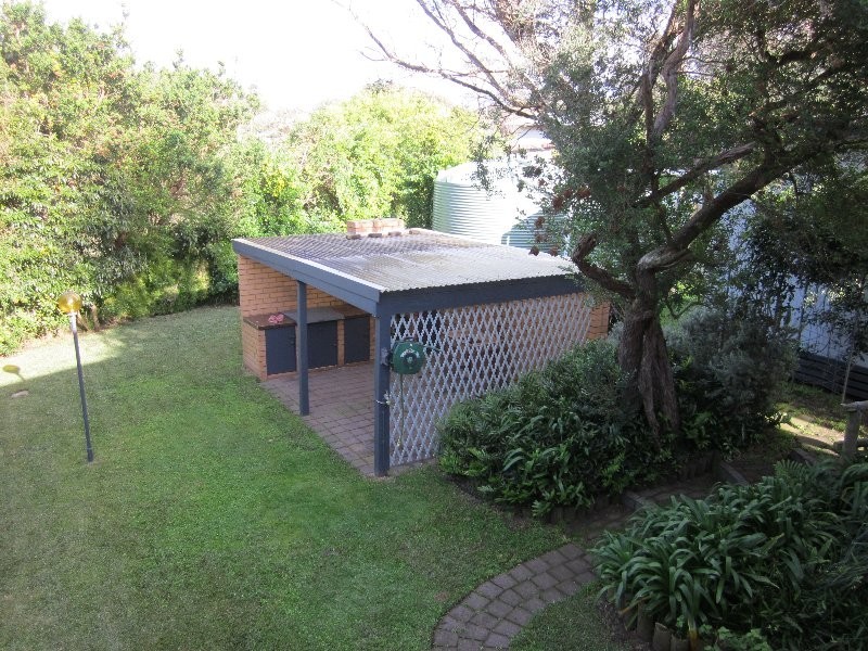 18 Banksia Ave, Sandy Point VIC 3959