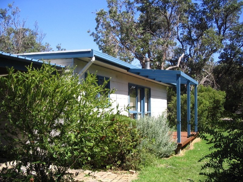 41 Ash Ave, Sandy Point VIC 3959