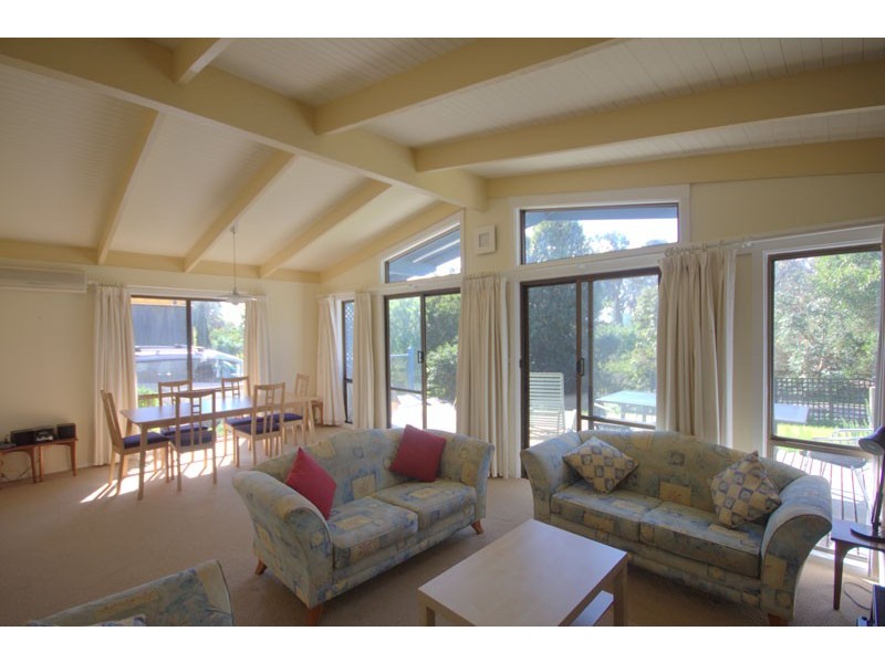 12 Banksia Ave, Sandy Point VIC 3959