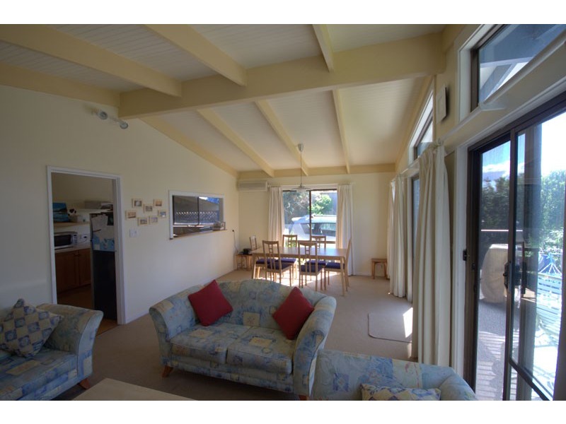 12 Banksia Ave, Sandy Point VIC 3959