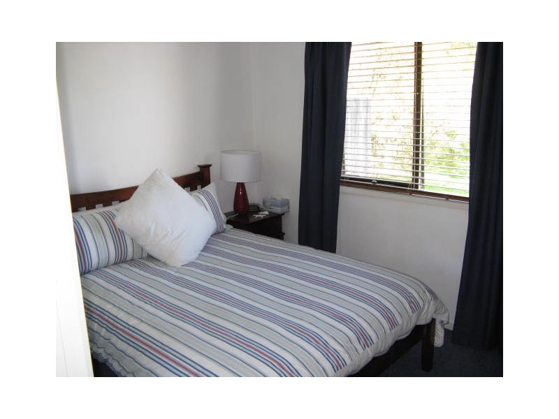 4 Ash Ave, Sandy Point VIC 3959