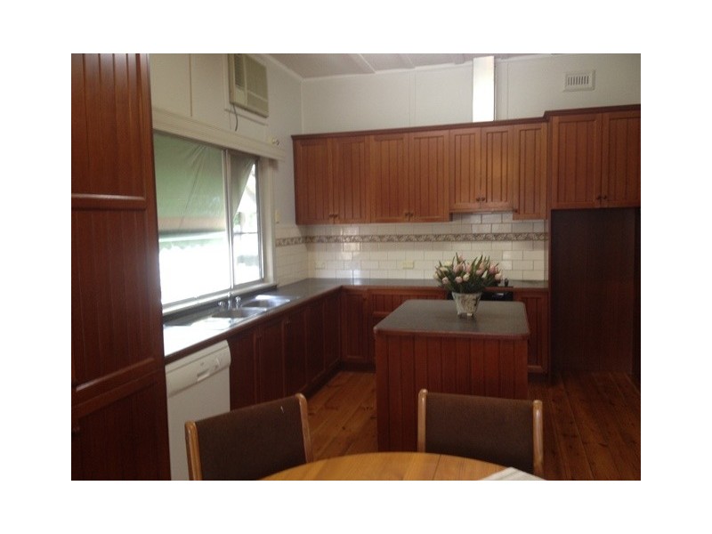 21 Witton Street, Warragul VIC 3820