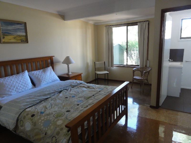 14 Tecoma Ave, Sandy Point VIC 3959