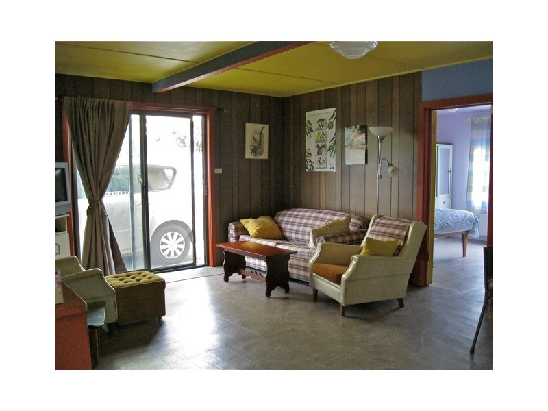 4 Waratah Ave, Sandy Point VIC 3959