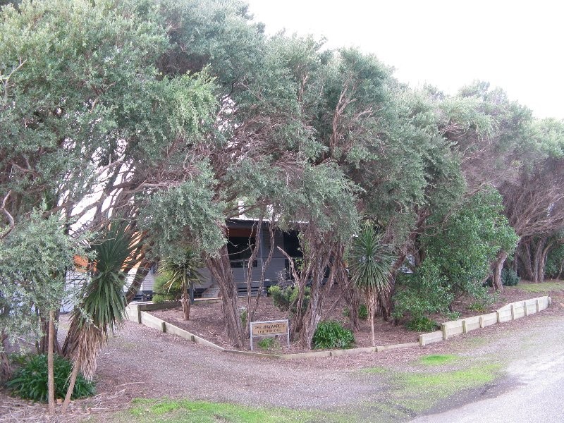 1 Fifth Ave, Sandy Point VIC 3959