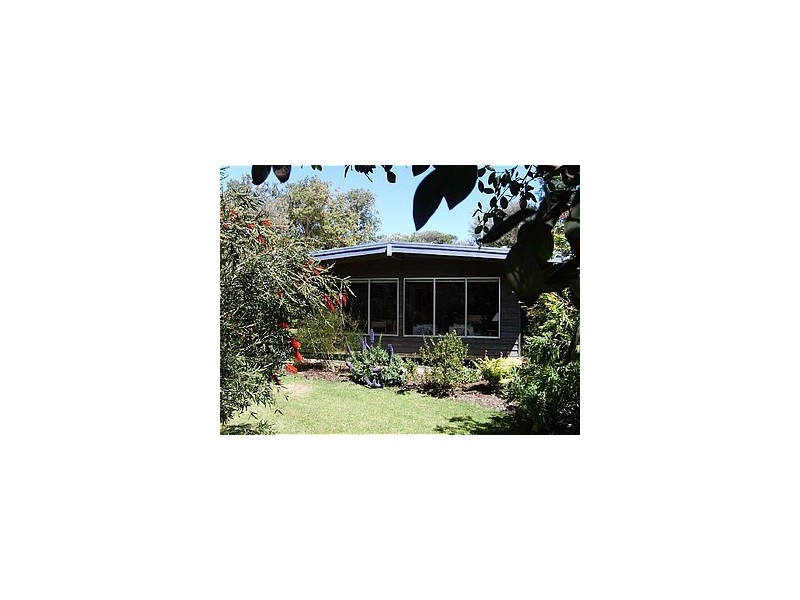 8 The Boulevard, Sandy Point VIC 3959