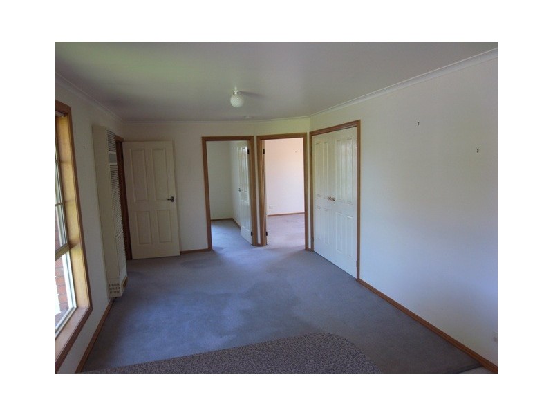 2/14 Cambridge Drive, Warragul VIC 3820