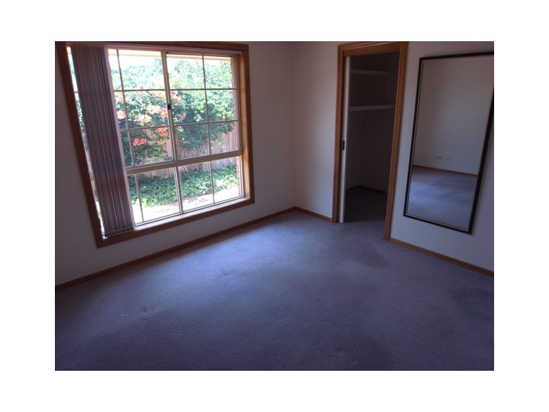 2/14 Cambridge Drive, Warragul VIC 3820