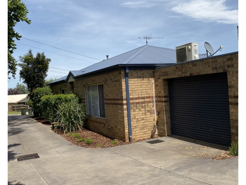 Unit 1/7 Lampard Road, Drouin VIC 3818