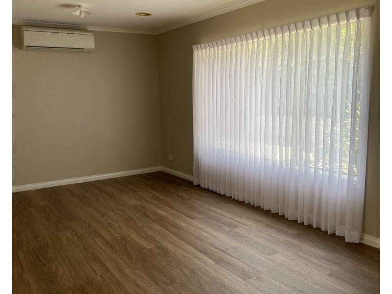 Unit 1/7 Lampard Road, Drouin VIC 3818