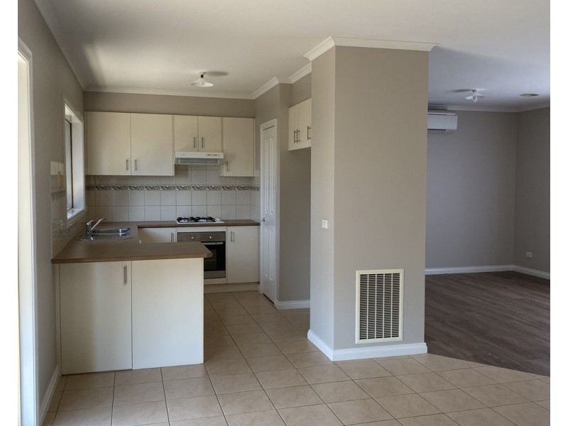 Unit 1/7 Lampard Road, Drouin VIC 3818