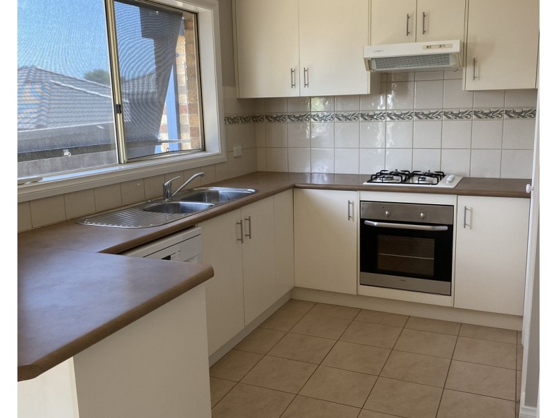 Unit 1/7 Lampard Road, Drouin VIC 3818