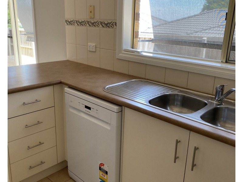 Unit 1/7 Lampard Road, Drouin VIC 3818