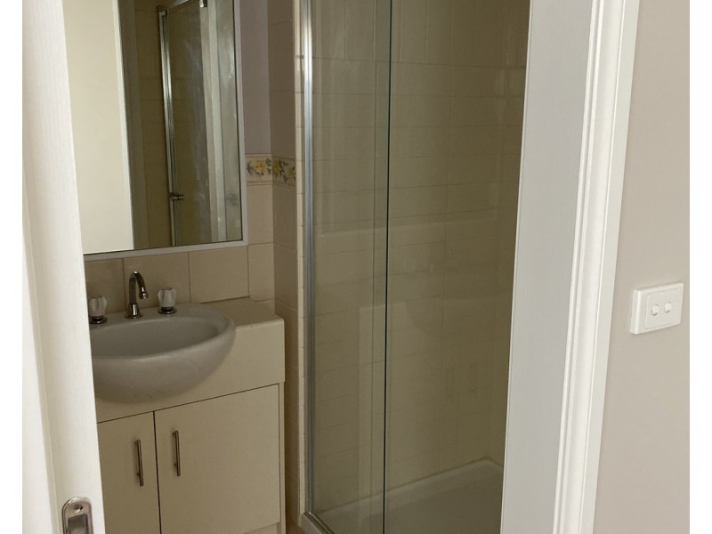 Unit 1/7 Lampard Road, Drouin VIC 3818