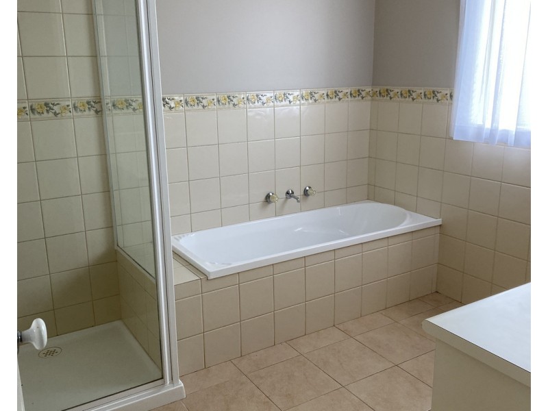 Unit 1/7 Lampard Road, Drouin VIC 3818