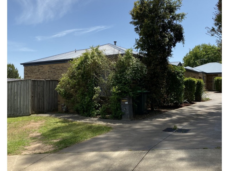 Unit 1/7 Lampard Road, Drouin VIC 3818