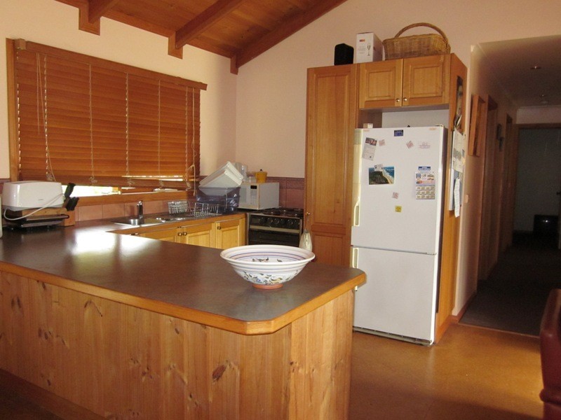 11 Ash Ave, Sandy Point VIC 3959