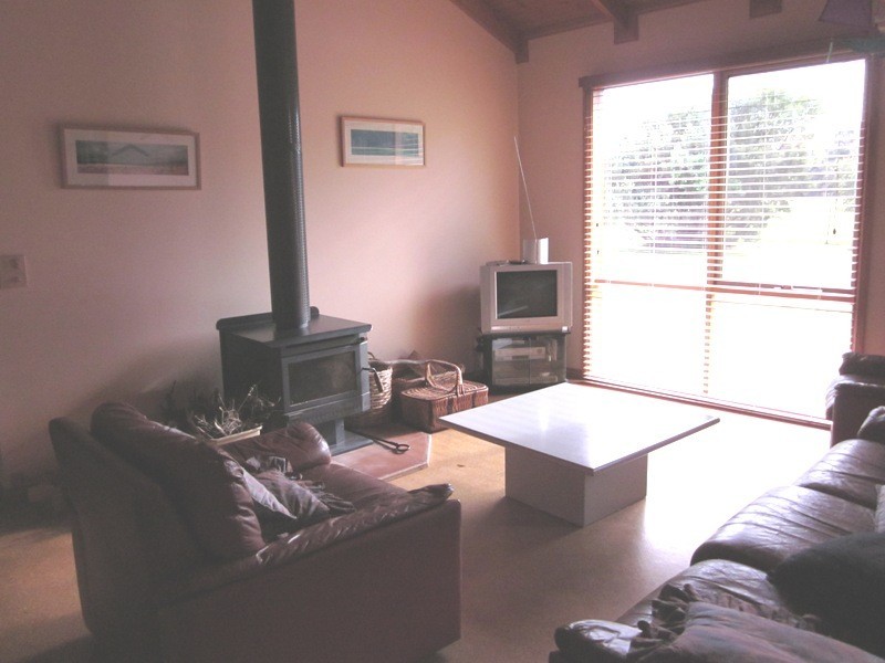 11 Ash Ave, Sandy Point VIC 3959