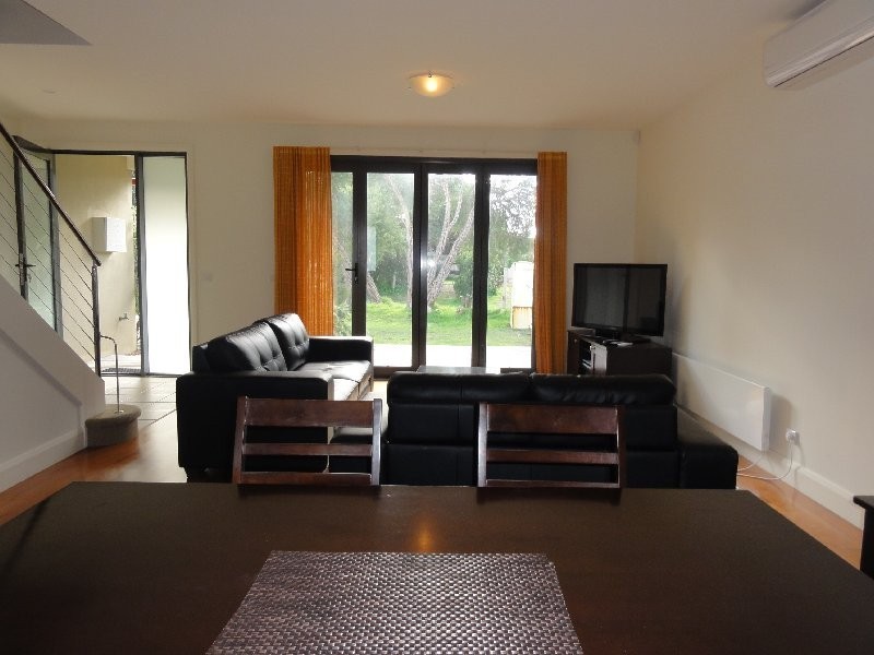 2/89 Beach Pde, Sandy Point VIC 3959