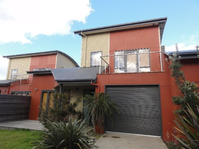 2/89 Beach Pde, Sandy Point VIC 3959