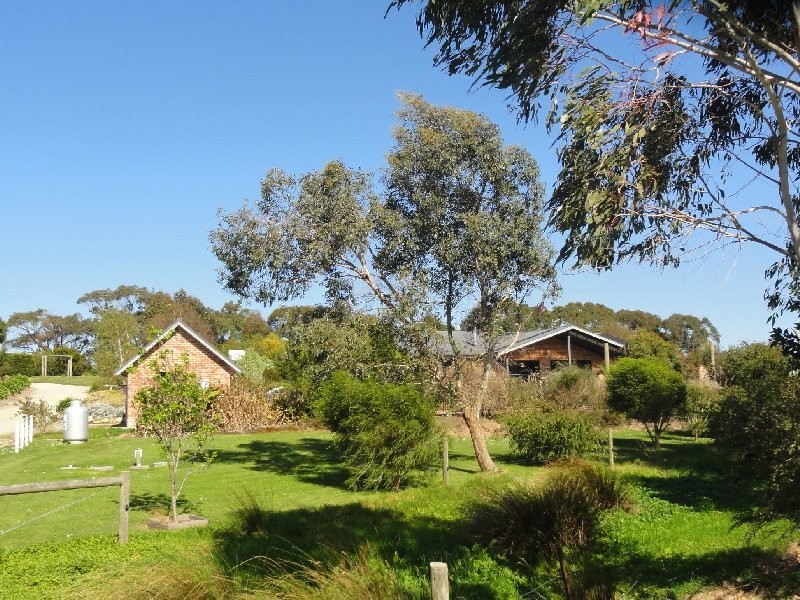 1075 Waratah Rd, Waratah North VIC 3959