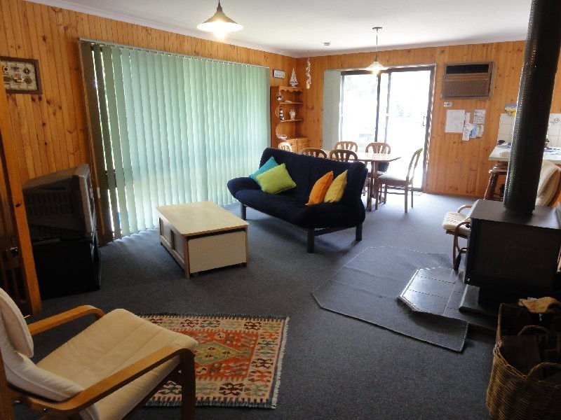 12 Tecoma Ave, Sandy Point VIC 3959