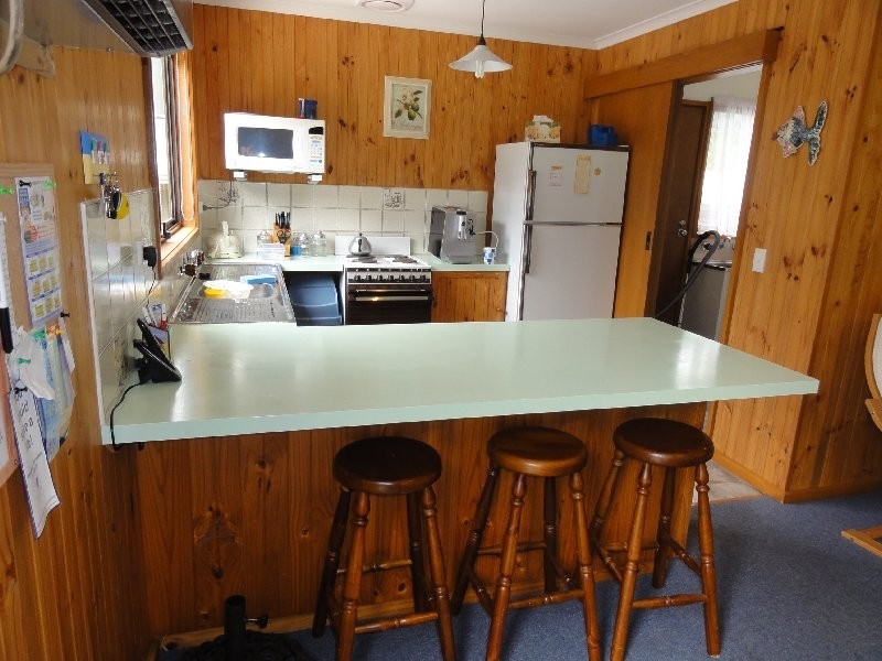 12 Tecoma Ave, Sandy Point VIC 3959