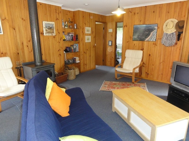 12 Tecoma Ave, Sandy Point VIC 3959