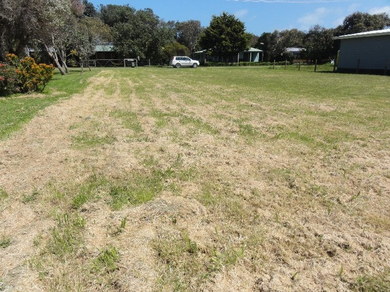 9  Ash Ave, Sandy Point VIC 3959