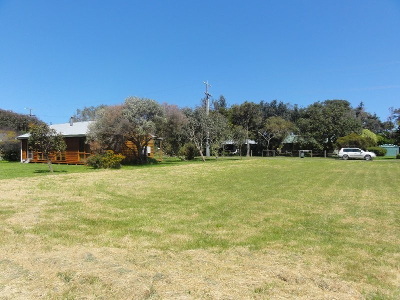 9  Ash Ave, Sandy Point VIC 3959