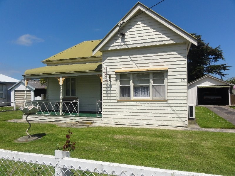 13 Railway Ave, Welshpool VIC 3966