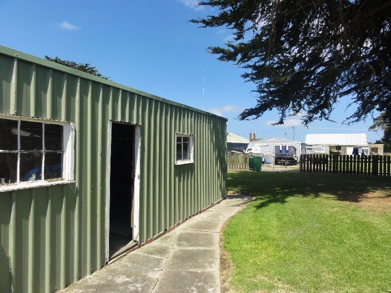 13 Railway Ave, Welshpool VIC 3966