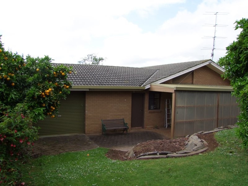 10 Callaway Crescent, Leongatha VIC 3953