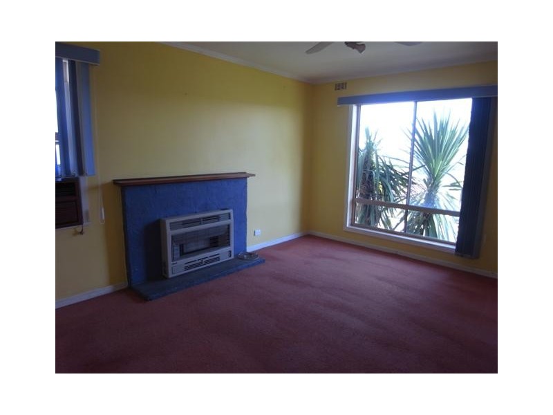18 Burton Street, Warragul VIC 3820