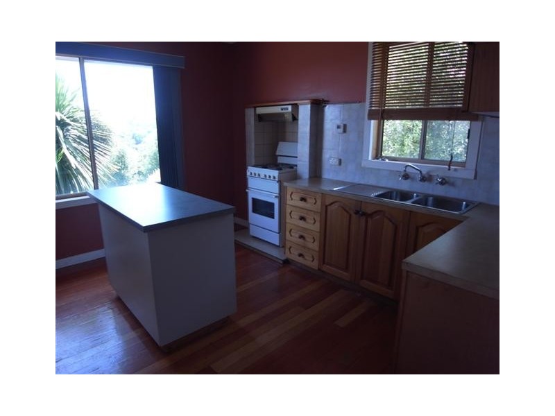 18 Burton Street, Warragul VIC 3820