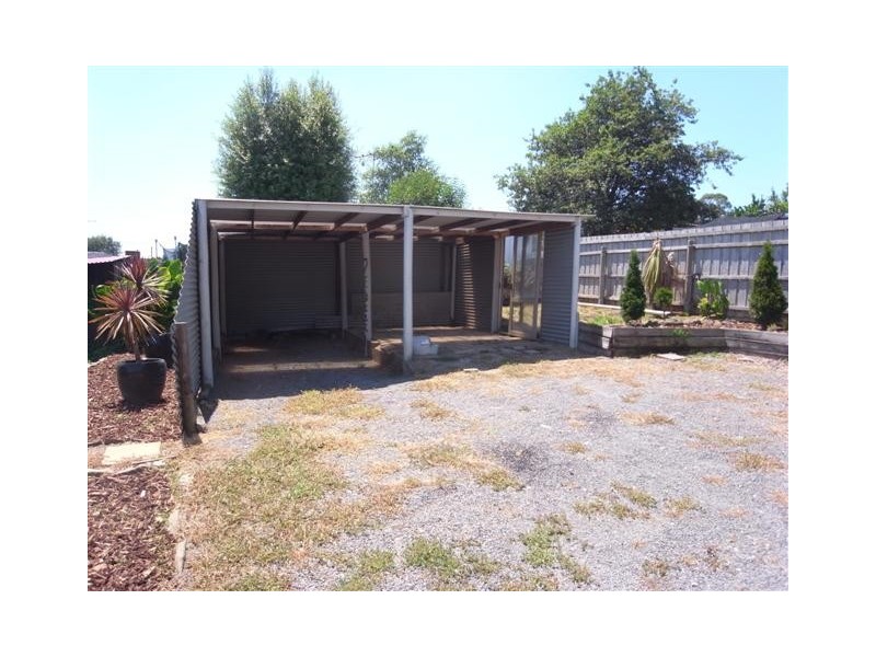 18 Burton Street, Warragul VIC 3820
