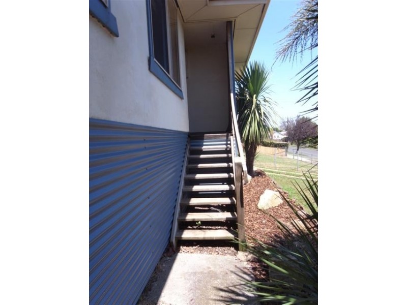 18 Burton Street, Warragul VIC 3820