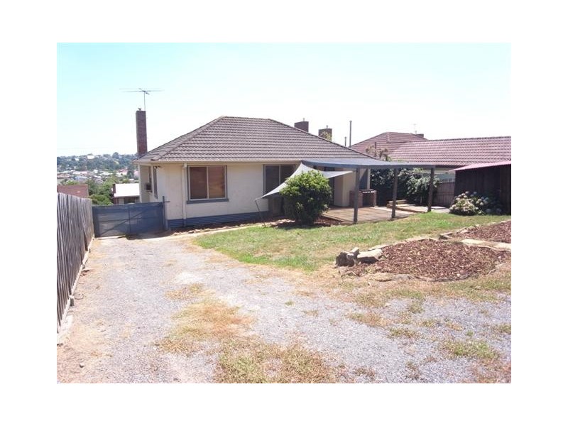 18 Burton Street, Warragul VIC 3820