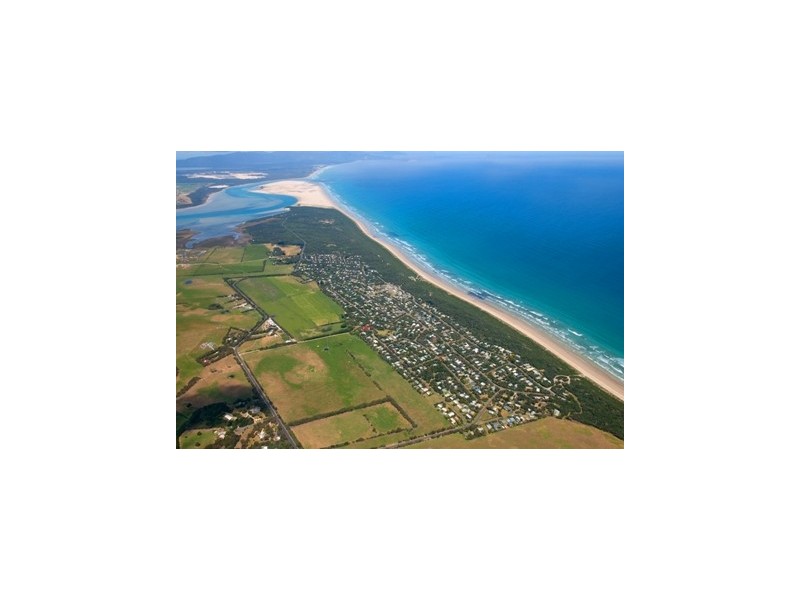 104 Beach Pde, Sandy Point VIC 3959