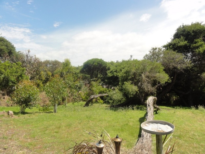 104 Beach Pde, Sandy Point VIC 3959