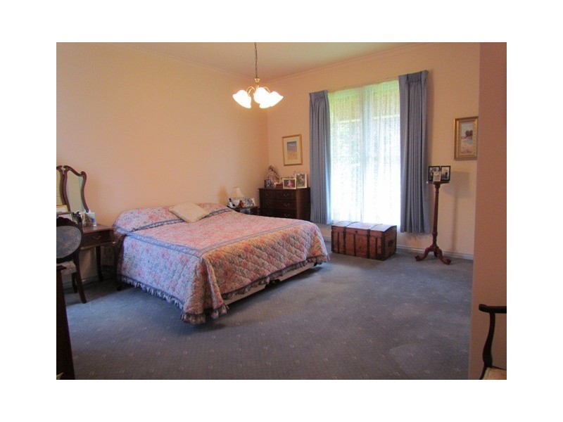 340 Mont Albert Road, Garfield VIC 3814