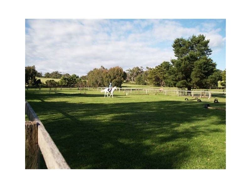 340 Mont Albert Road, Garfield VIC 3814