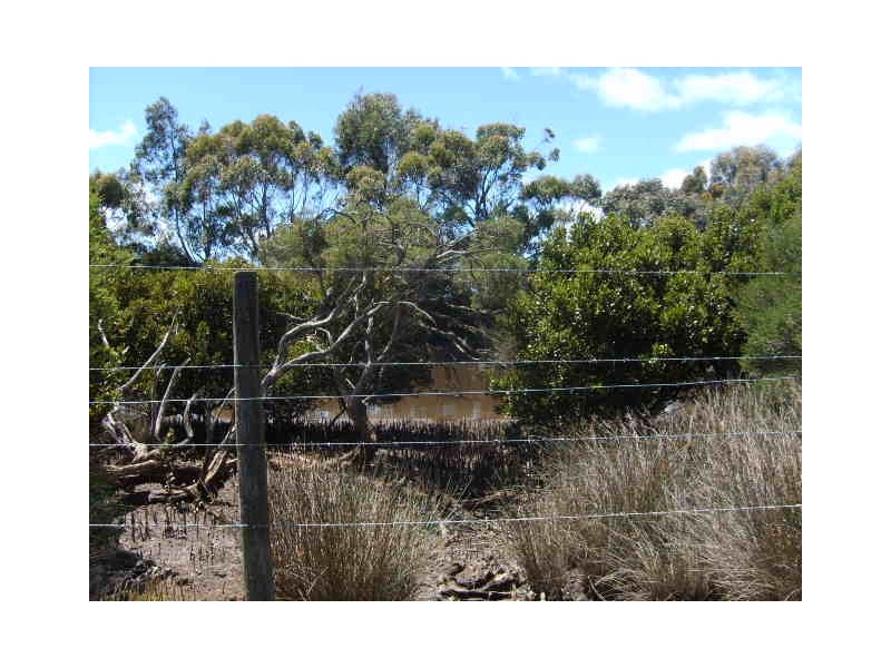 8 River St, Port Franklin VIC 3964