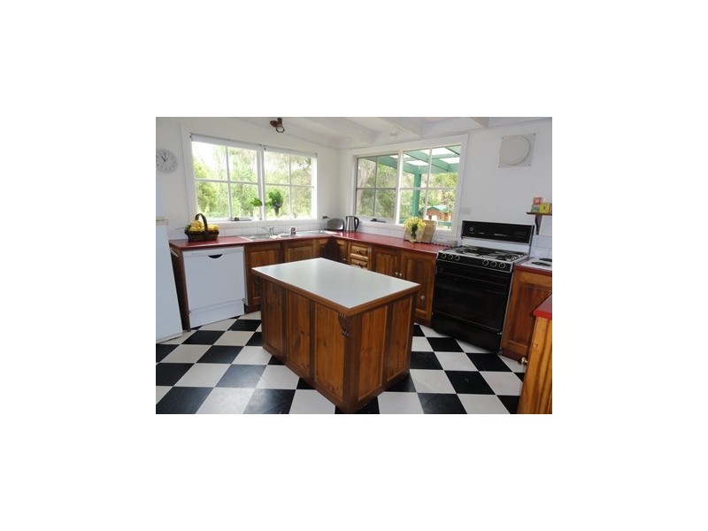 4 Frances Crt, Foster VIC 3960