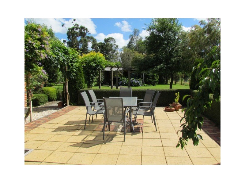 27 Simper Court, Drouin VIC 3818