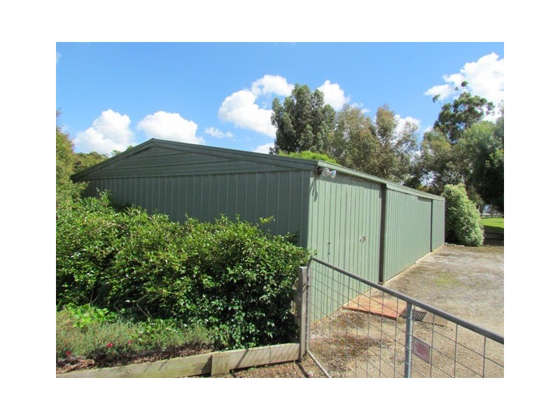 27 Simper Court, Drouin VIC 3818