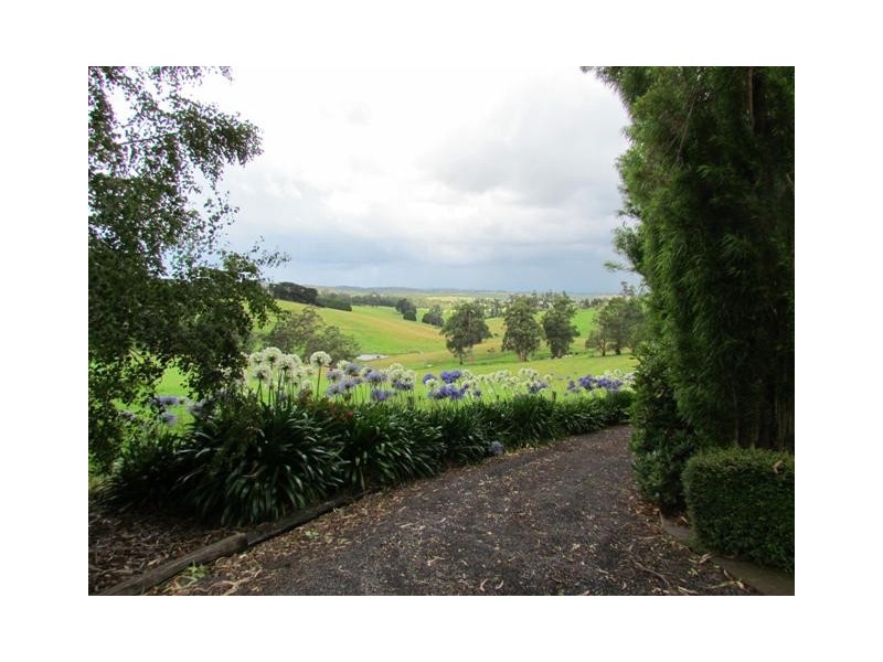 25 Hutchison Road, Jindivick VIC 3818