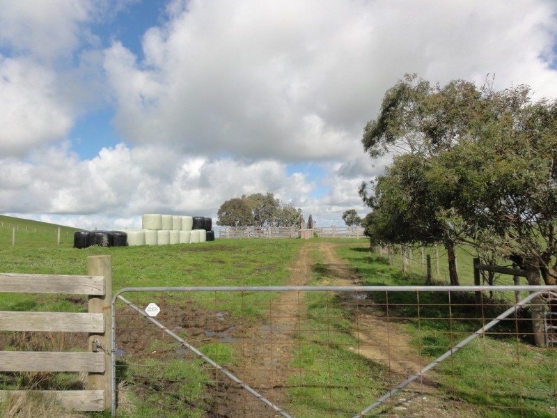 CNR North and Boys Rd, Fish Creek VIC 3959