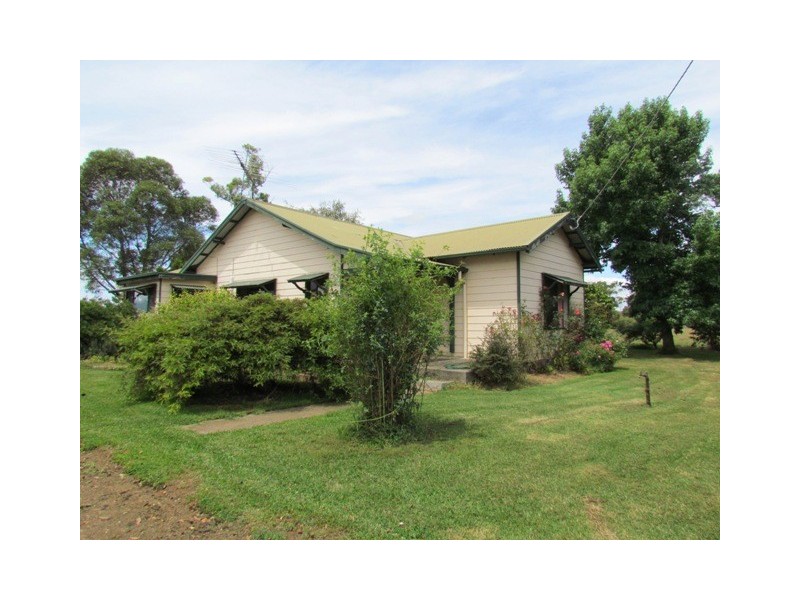 2374 Willow Grove Road, Hill End VIC 3825