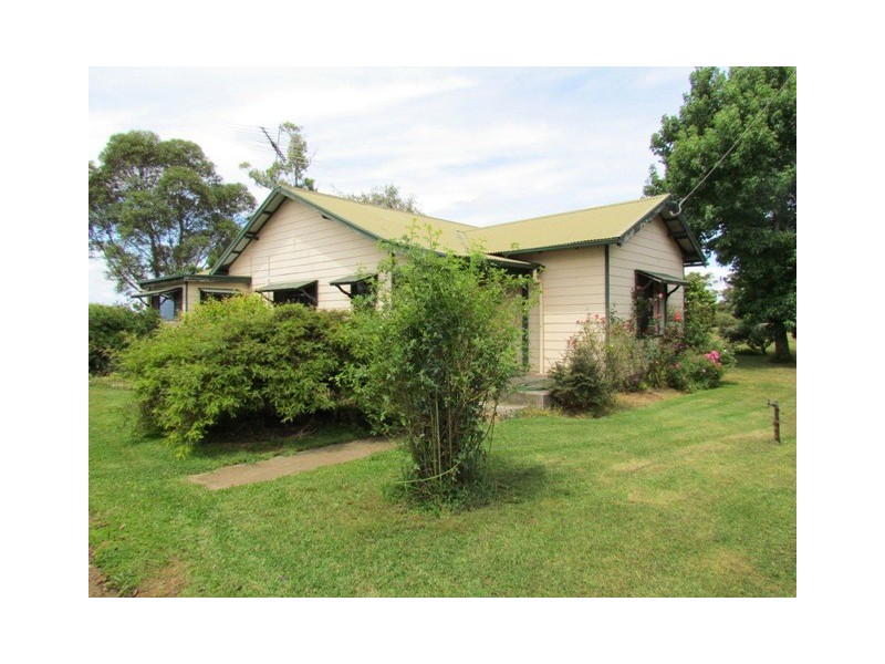 2374 Willow Grove Road, Hill End VIC 3825